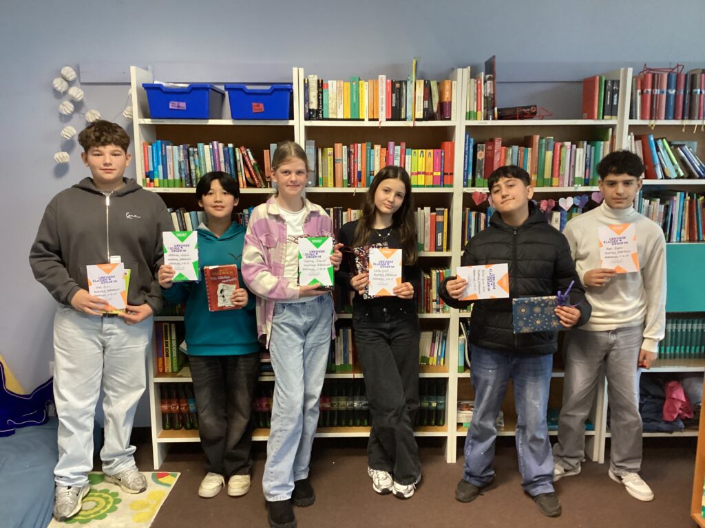 Schülerinnen und Schüler des Vorlesewettbewerbs